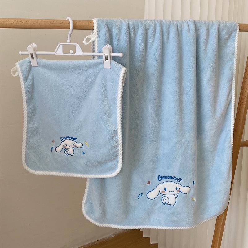 Мультяшный набор для ванны Cinnamoroll: Милое полотенце из кораллового флиса, шапочка для сушки волос, впитывающее полотенце для умывания лица и большое банное полотенце.