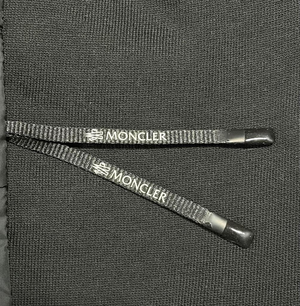 Подержанный женский пуховик MONCLER