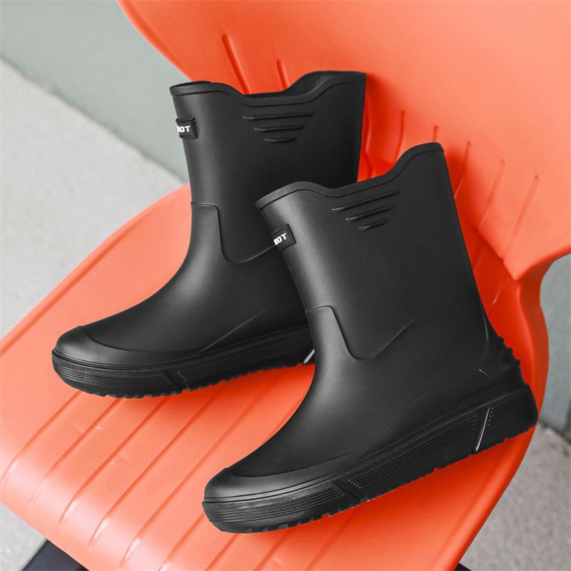 New Bundle Rain Shoes Men's Medium Tube Non-slip Waterproof Shoes Outdoor Water Boots Warm Rain Shoes Short Tube Rubber Shoes Men's Fashion