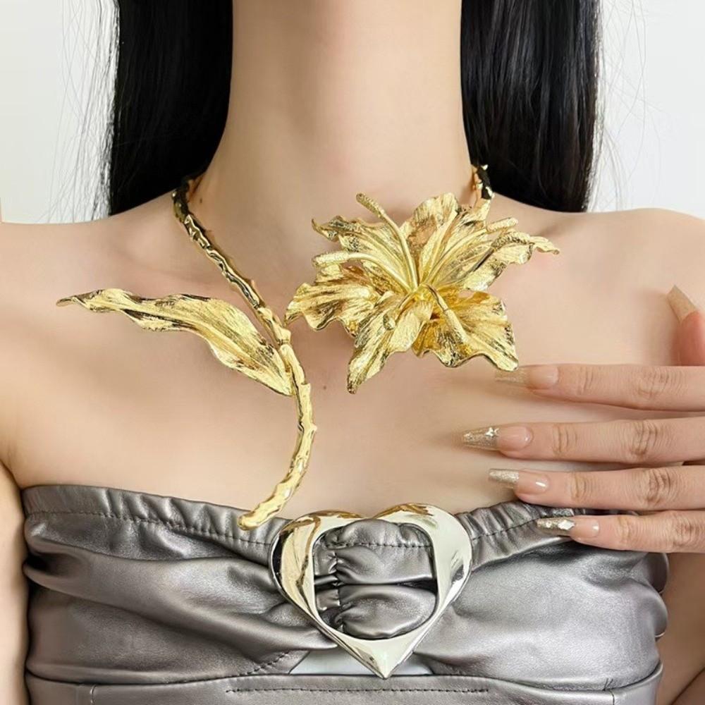Metal Flower Fashion Nakelace Daily Wear Large Flower Collar Pleated Leaf Flower Collar Women
