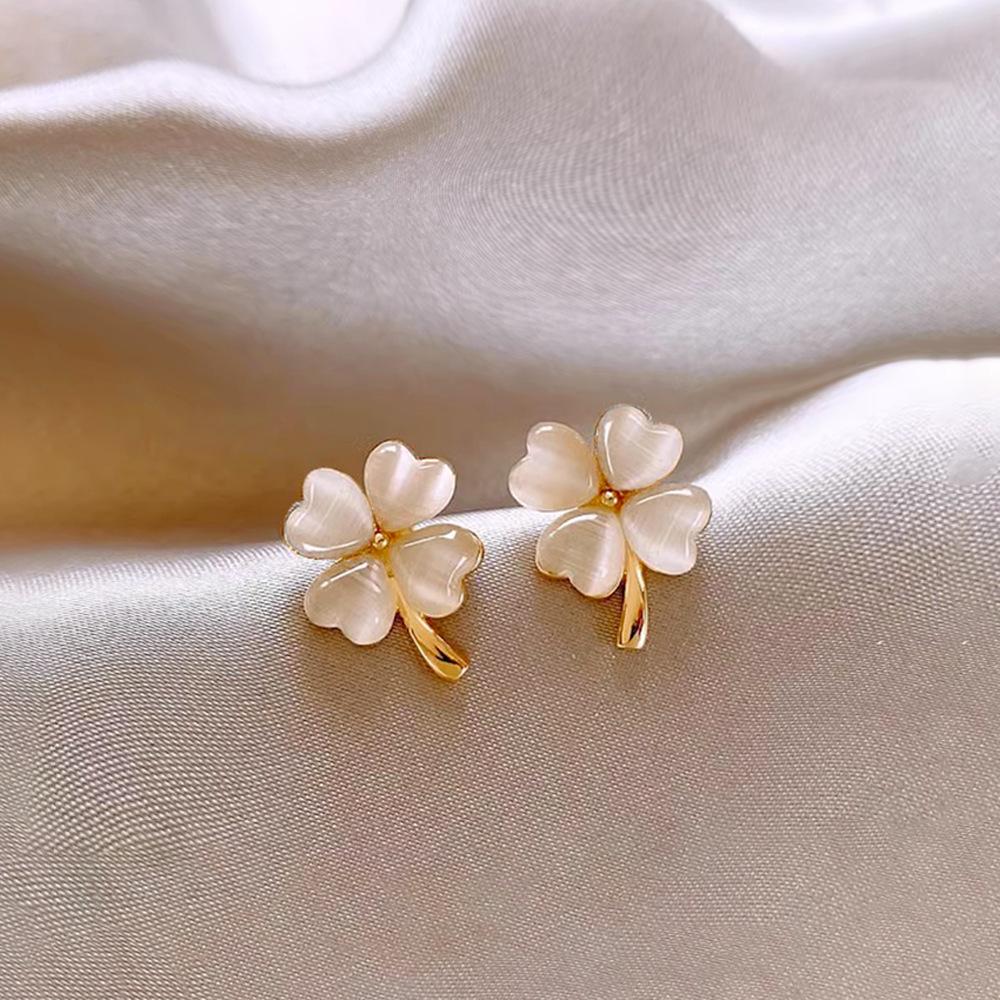 Elegant Silver Needle Cat's Eye Clover Earrings: High-Quality, Versatile & Stylish Women's Accessories