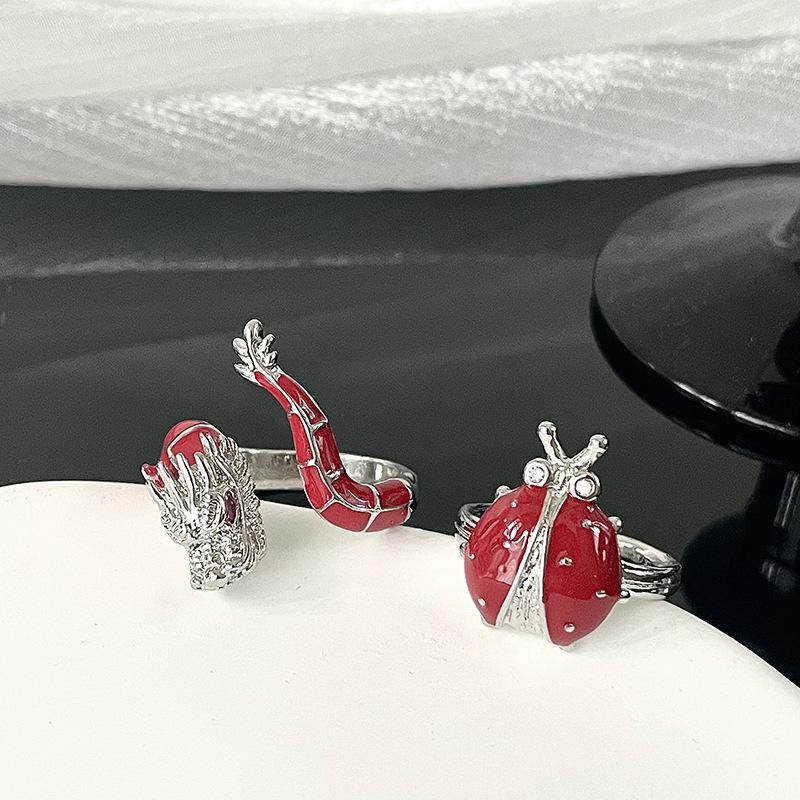 Красное семиточечное божье коровка в форме дракона эмалевое капающее открытое кольцо набор женский нишевый дизайн персонализированное кольцо на указательный палец