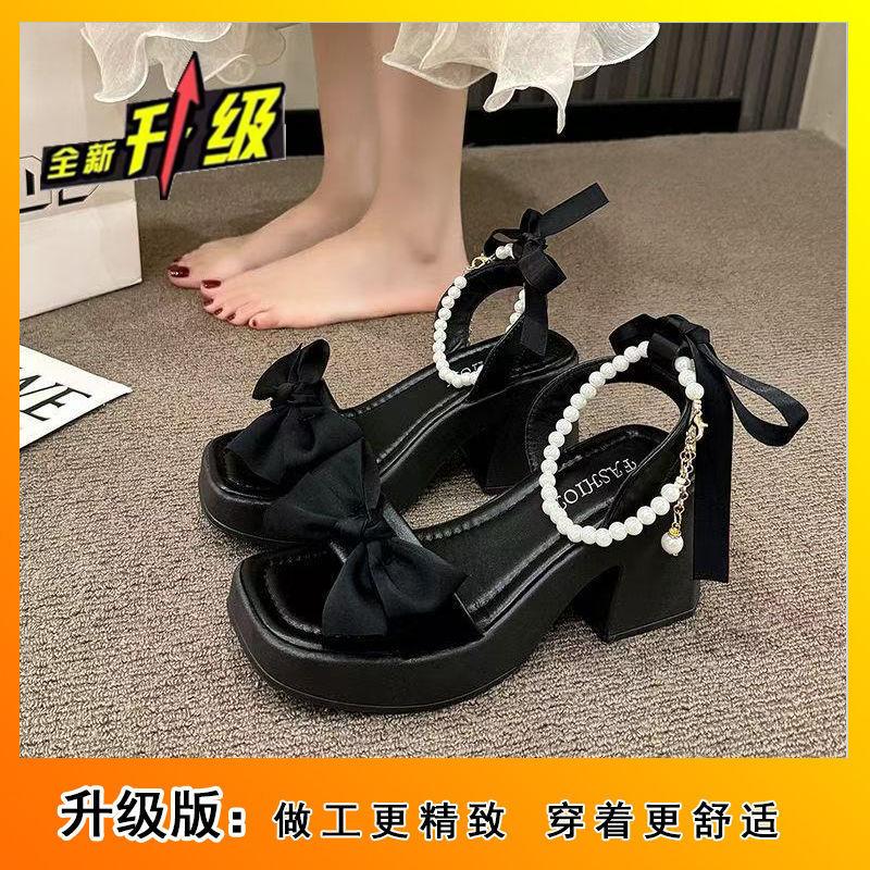 In the Summer of 2025, the New Popular Foreign Style Pearls with Sandals, Women Wear Fairy Style with Skirts and High Heels.