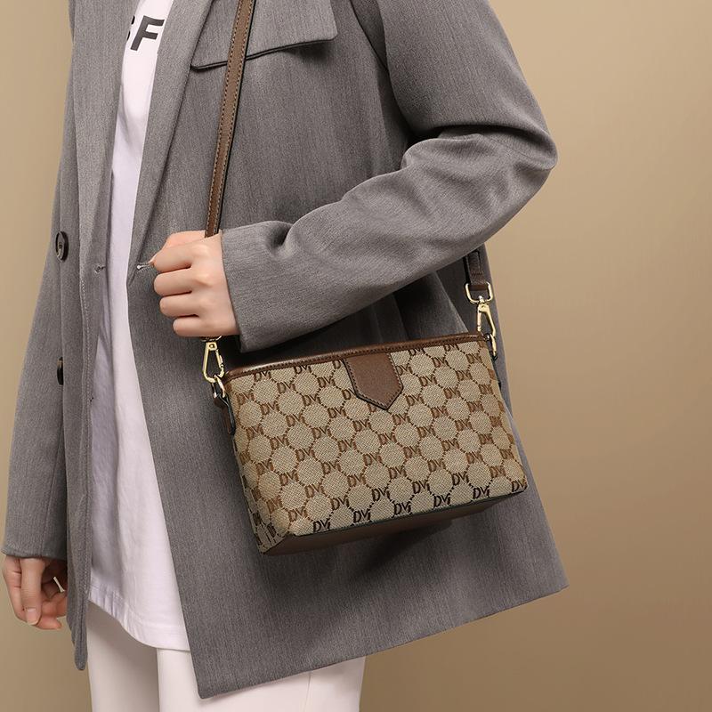 New Women's Bag Crossbody Bag Middle-aged Mother Bag High-end Versatile Small Bag Shoulder Bag