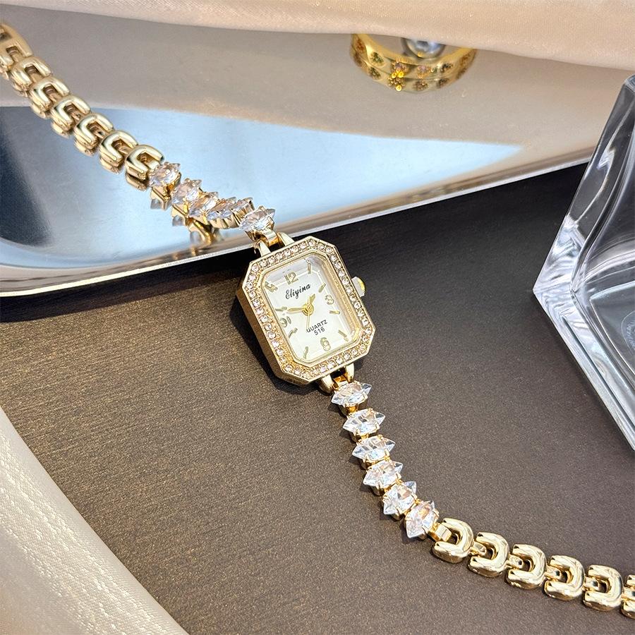 LP80 Hot Selling Luxury Elegant Analog Quartz Watch with Alloy Stainless Steel Band Retro Fashion Design for Women Daily Use