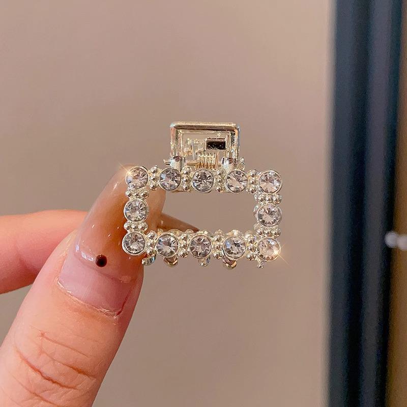 2025 Жемчужная заколка-краб для волос для женщин - Элегантный осенне-зимний аксессуар для волос для челки и боковых укладок