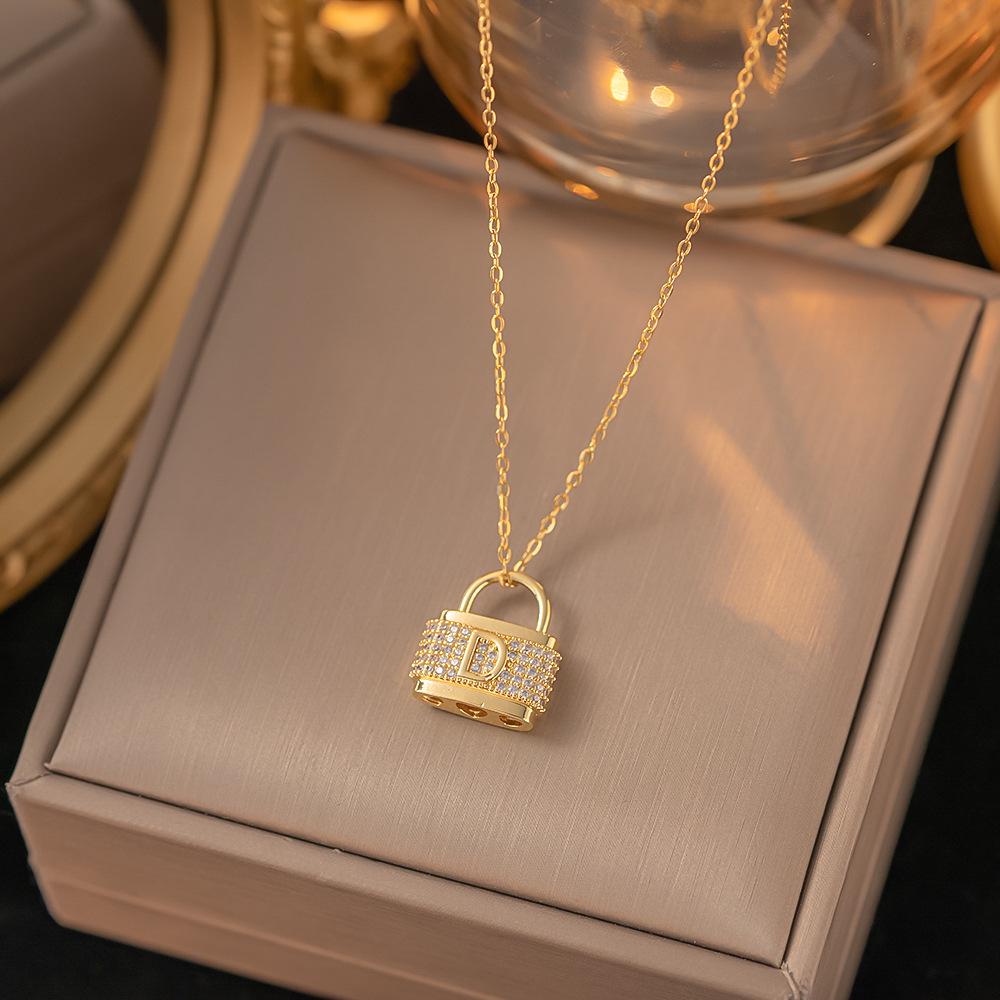 Шикарное не тускнеющее колье из титановой стали для женщин с уникальным дизайном и сверкающей медной подвеской