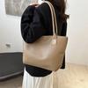 Trendy Shoulder Tote Bag For Women With Unique Design And Versatile Colors Ideal For Commuting