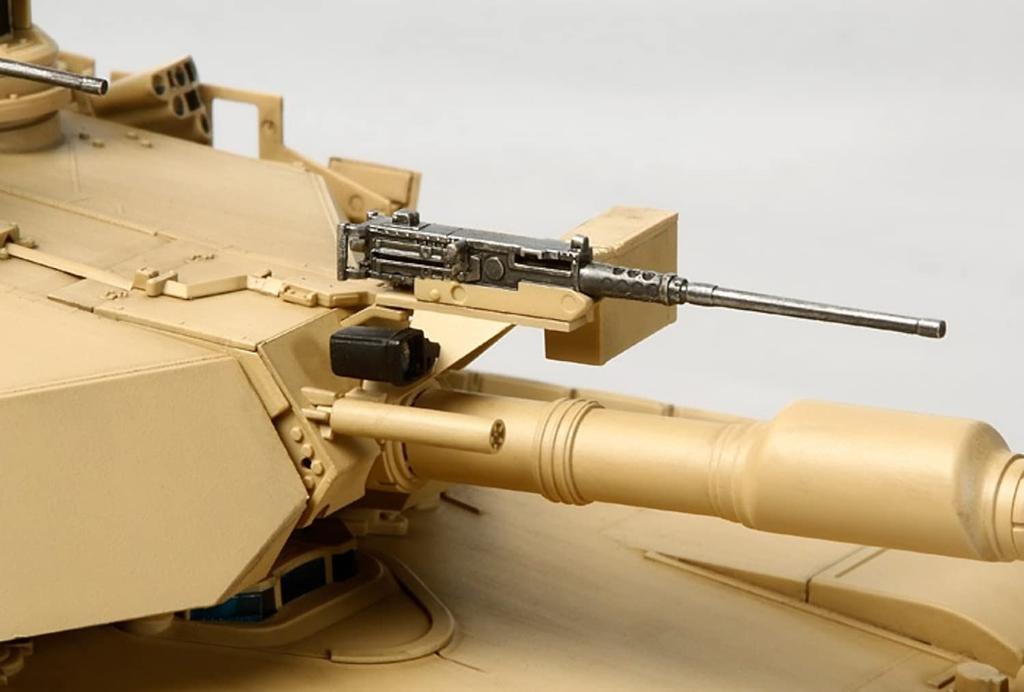 Tamiya 135 Военная миниатюрная серия №326 Армия США M1A2 SEP Abrams TUSKIII Пластиковая модель 35326