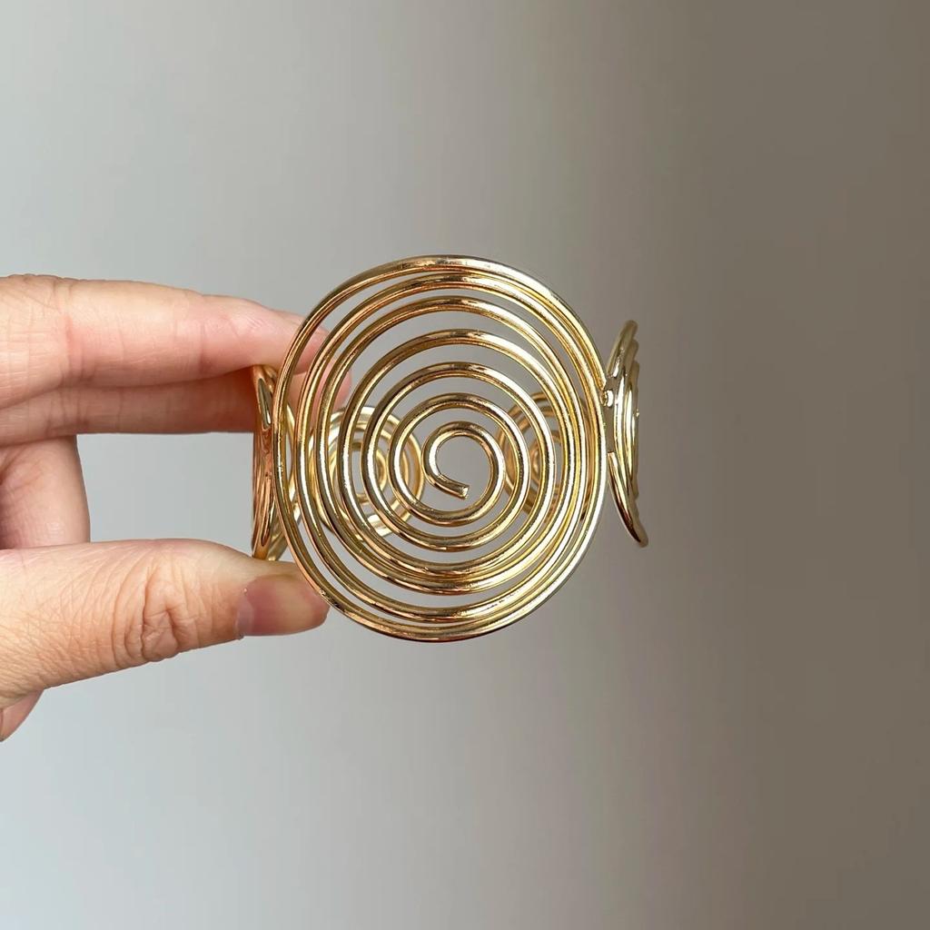 Metal Hollow Bracelet European and American Style Arm Ring Geometric Exaggerated Design Jewelry Fashion Simple Versatile Accessories