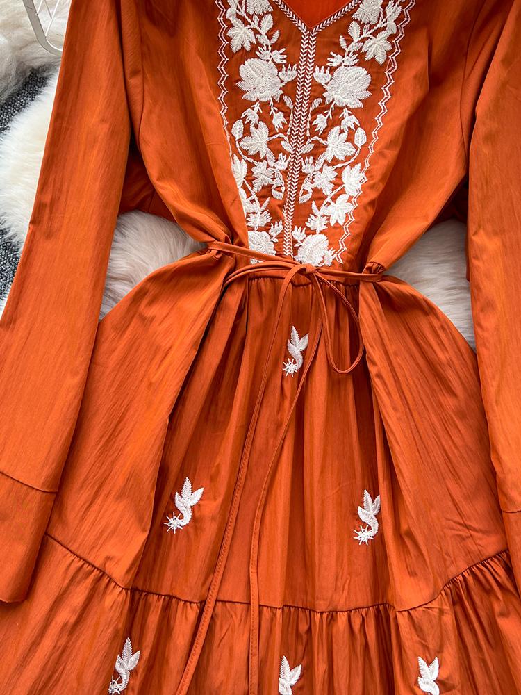 Женское весенне-осеннее платье Ретро Вышитое V-образный вырез Бретели Талия Французское Элегантное Длинный рукав Пышная юбка Длинное платье