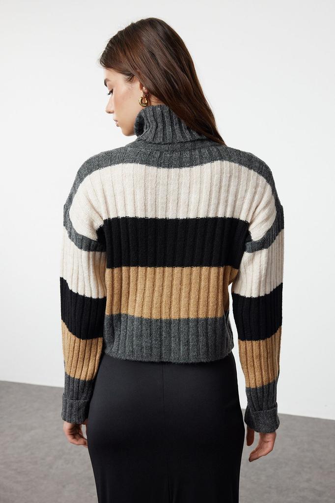 Women's Elegance Style Sweater Dark Green Crop Soft Textured Knitwear Sweater