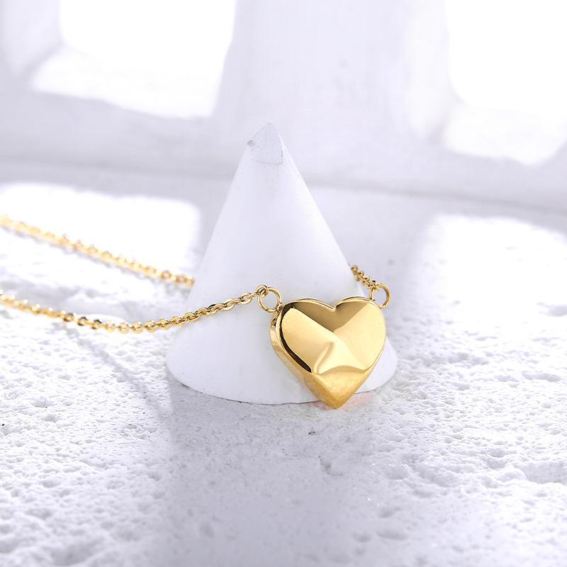 2024 New Glossy Electroplated Heart Clavicle Link Chain Women's Copper Necklace Resin Peach Heart Pendant Sporty Style