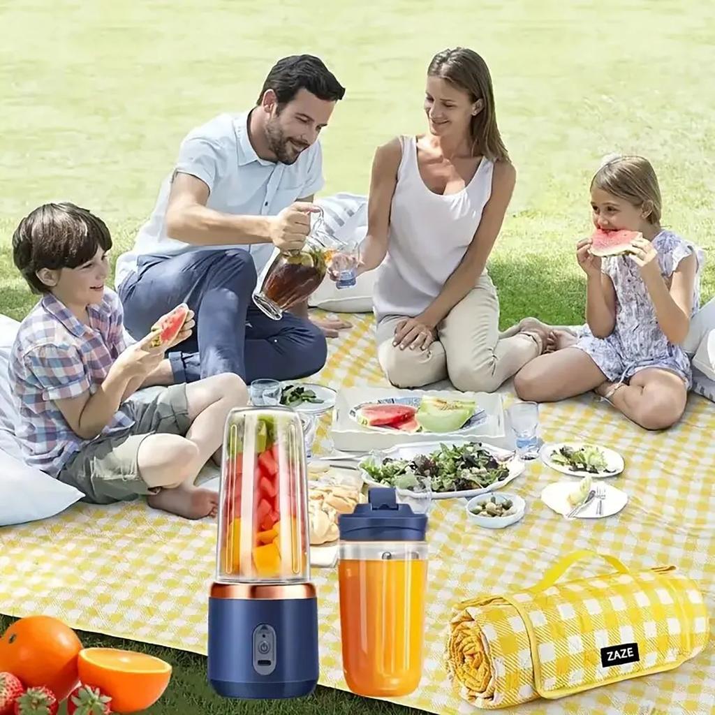 A Portable Small Charging Juicer Household Multifunctional Juicer Very Suitable for Carrying Smoothies and Fresh Juices With