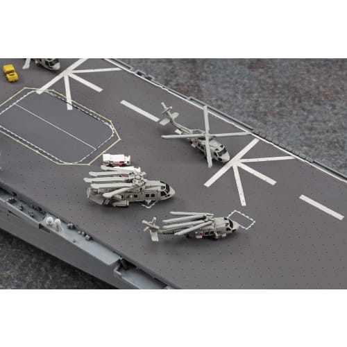 Hasegawa 1/700 Waterline Series Japan Maritime Self-Defense Force Helicopter-equipped Destroyer Izumo Plastic Model Kit 031