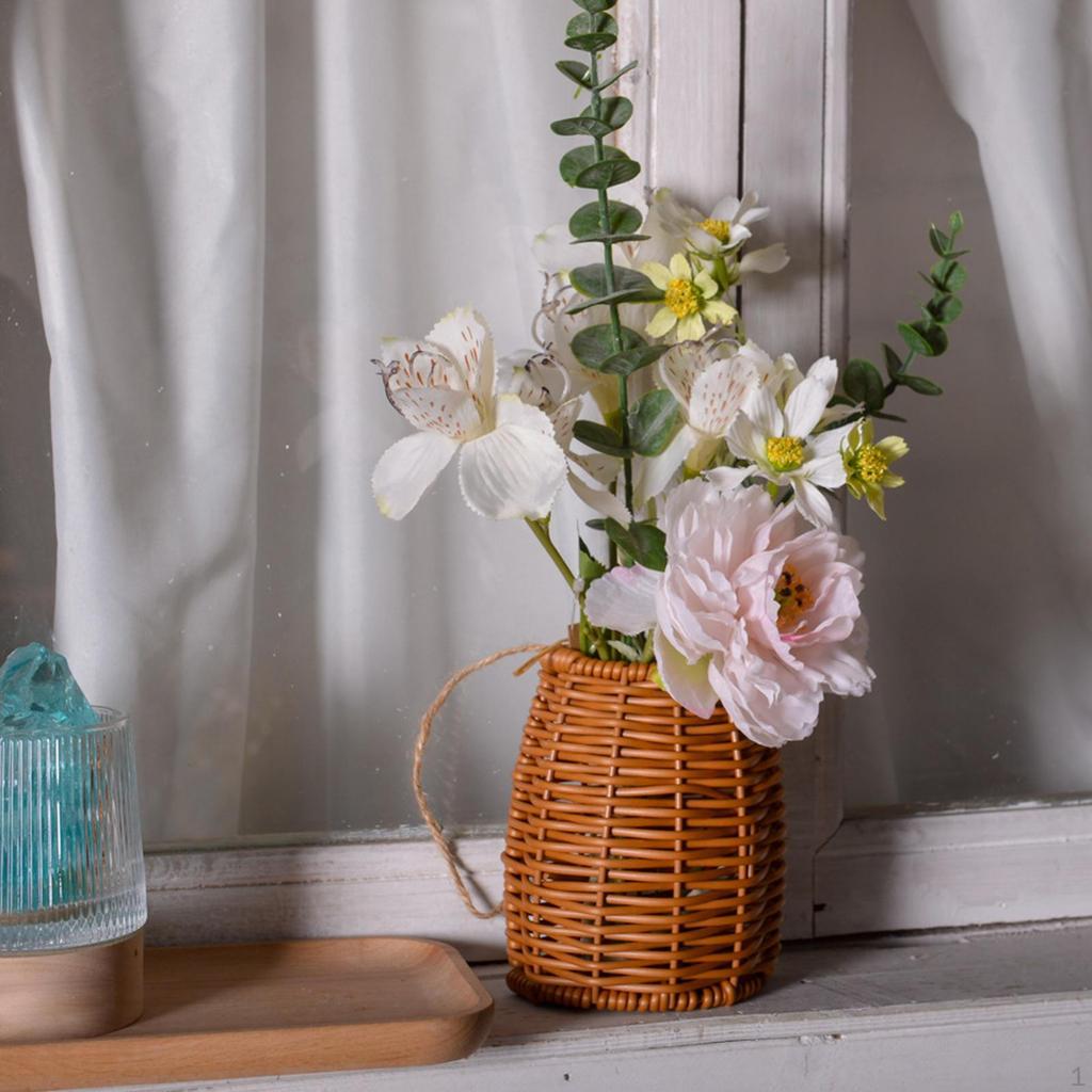 Букеты из искусственных цветов в корзинах для декора отелей и мероприятий