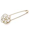 JewelVOX Brooch Simple Camellia Motif Quilt Pin Kabuto Pin Stole Pin Adult Stylish White [Jewel Box]