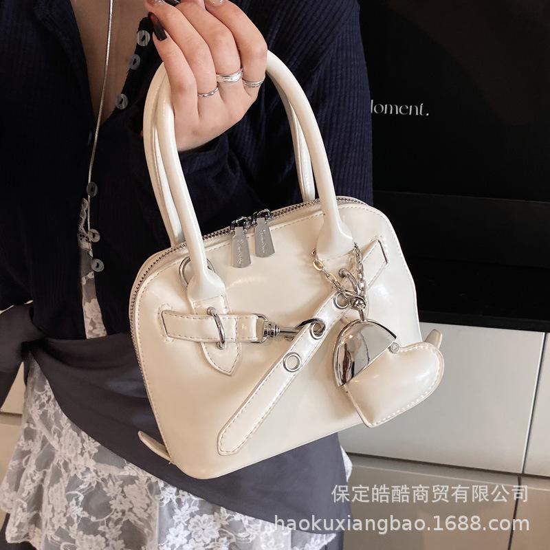 This year's popular large-capacity bag women's summer versatile 2025 new casual messenger bag portable shell bag