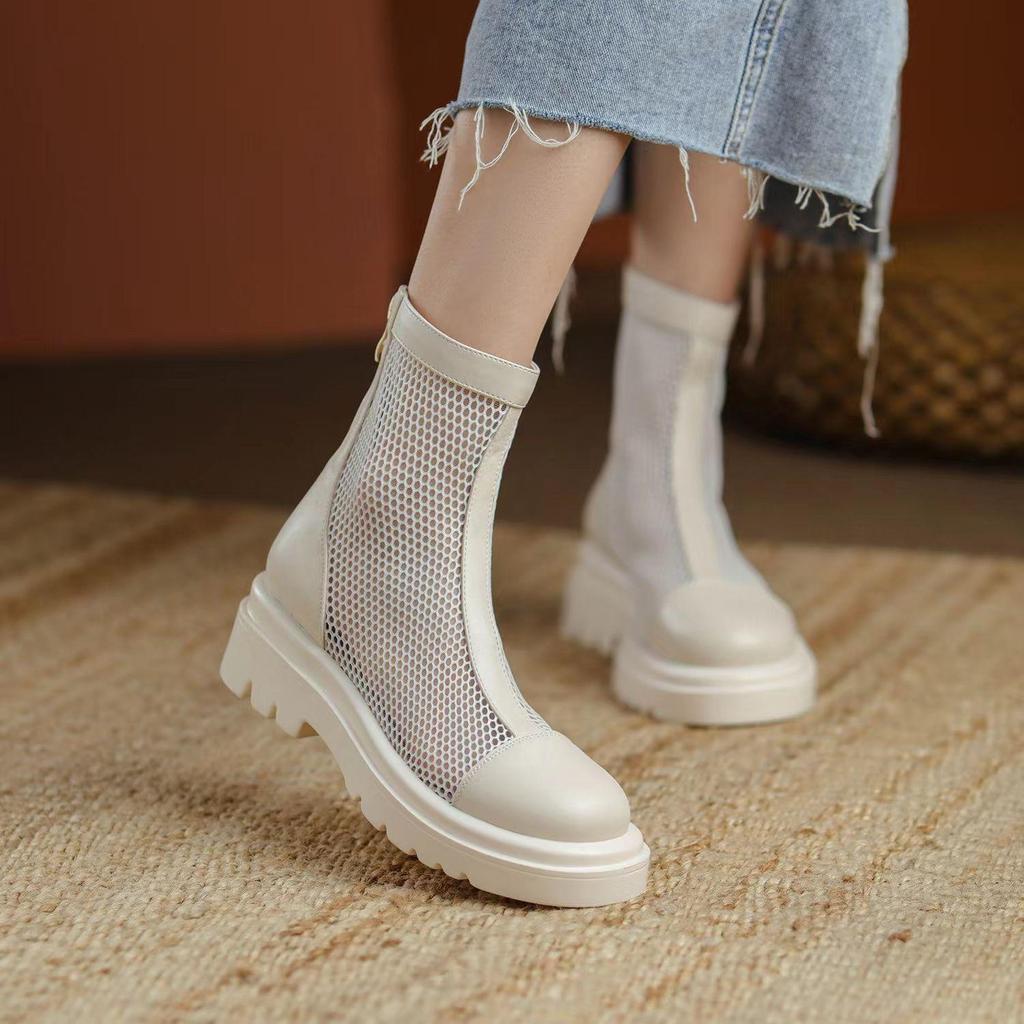 Летние ботинки из натуральной кожи. Дышащие женские сандалии. Тонкие сетчатые сапоги. Мягкая подошва средней длины. Классные французские полые ботинки. Одинарные ботинки.