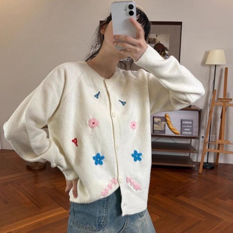 2025 Autumn/Winter Soft Fluffy Round Neck Korean Style Embroidered Flower Knit Cardigan Sweater for Women