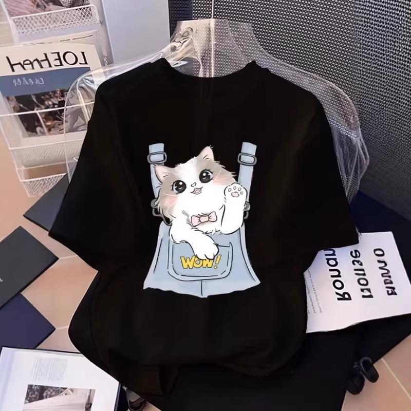 Женская футболка с принтом котенка из мультфильма, короткий рукав, для трансграничной электронной коммерции, лето 2026, больших размеров, свободный крой, модный стройнящий дизайн.