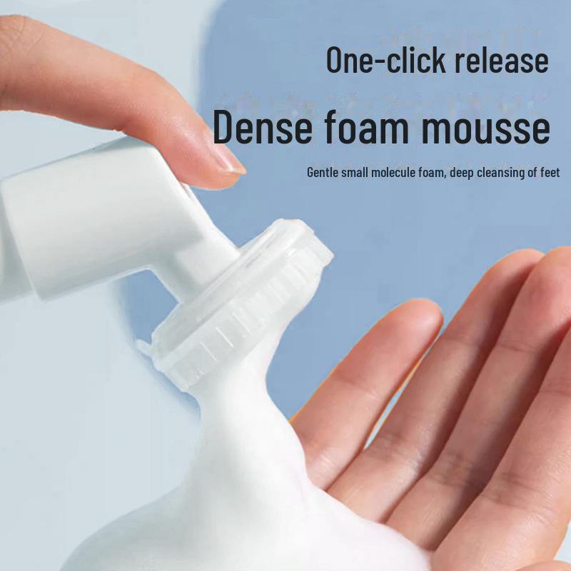 Пена для чистки лап домашних животных: Средство для ухода за лапами кошек, собак и кроликов, не требующее мытья и вытирания