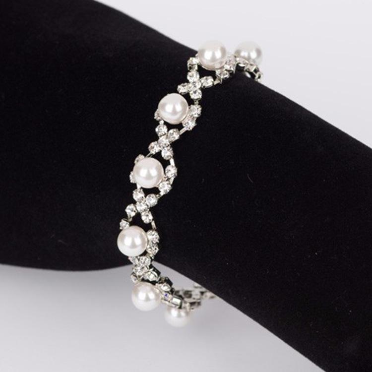 Korean Style Classic Chic Women's Pearl and Gemstone Bracelet B089