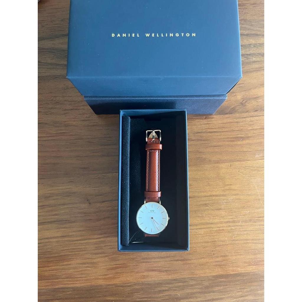Подержанные женские часы daniel wellington