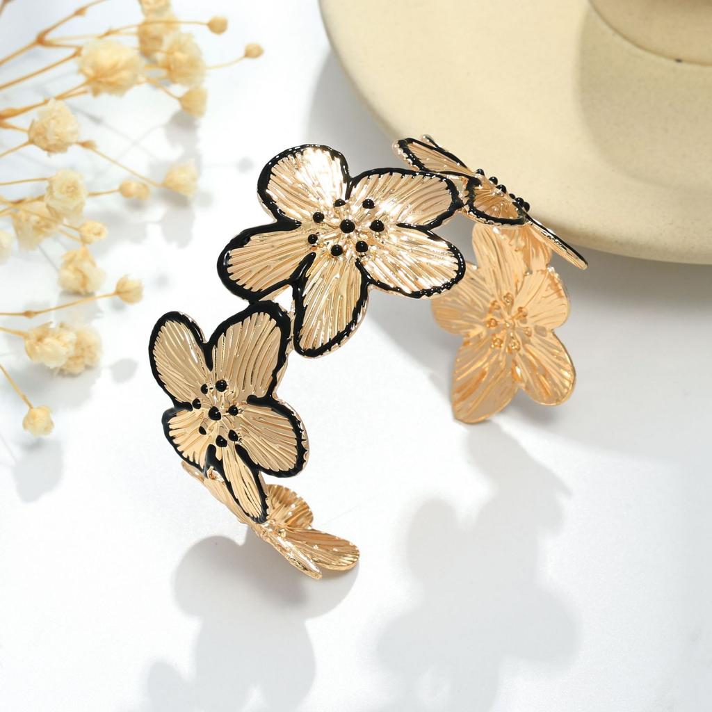 Модные украшения для женщин