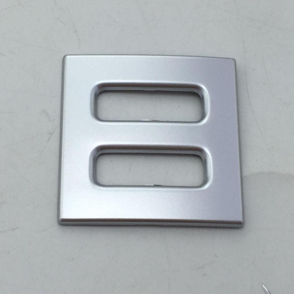 Совместим с компонентами интерьера Nissan Tiida 15-16 годов, такими как внутренняя ручка двери, рамка переключения передач и воздуховыпускное отверстие.