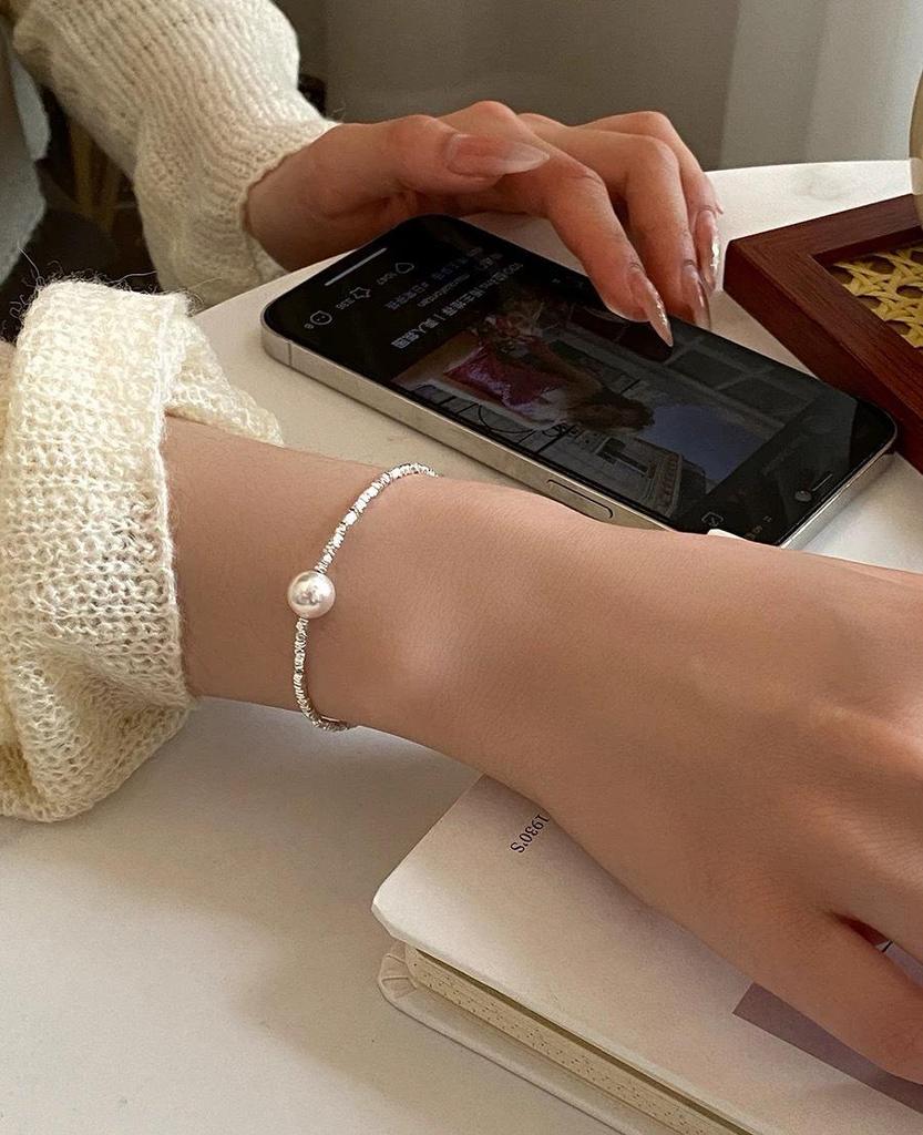 Elegant French Design Silver Pearl Bracelet - High-End Red Book Niche Jewelry