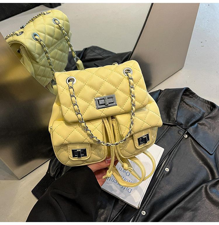 Women's Diamond Small Fragrant Wind Backpack Women's 2025 New Fashion Design Sense Niche Travel Lightweight Chain Schoolbag