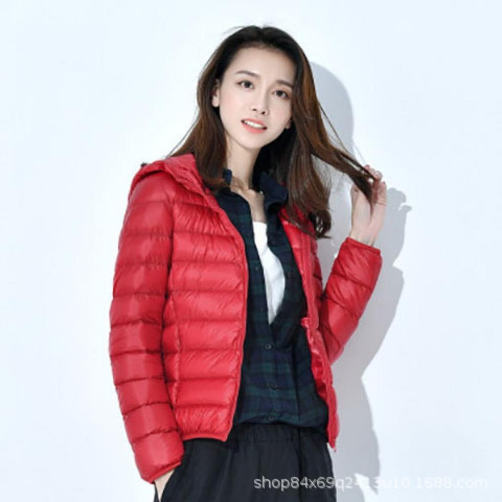 Женская новая короткая стеганая куртка из хлопка, легкая, толстая, теплая, приталенного кроя, корейская версия, модная куртка из шелка и хлопка без сумки для хранения