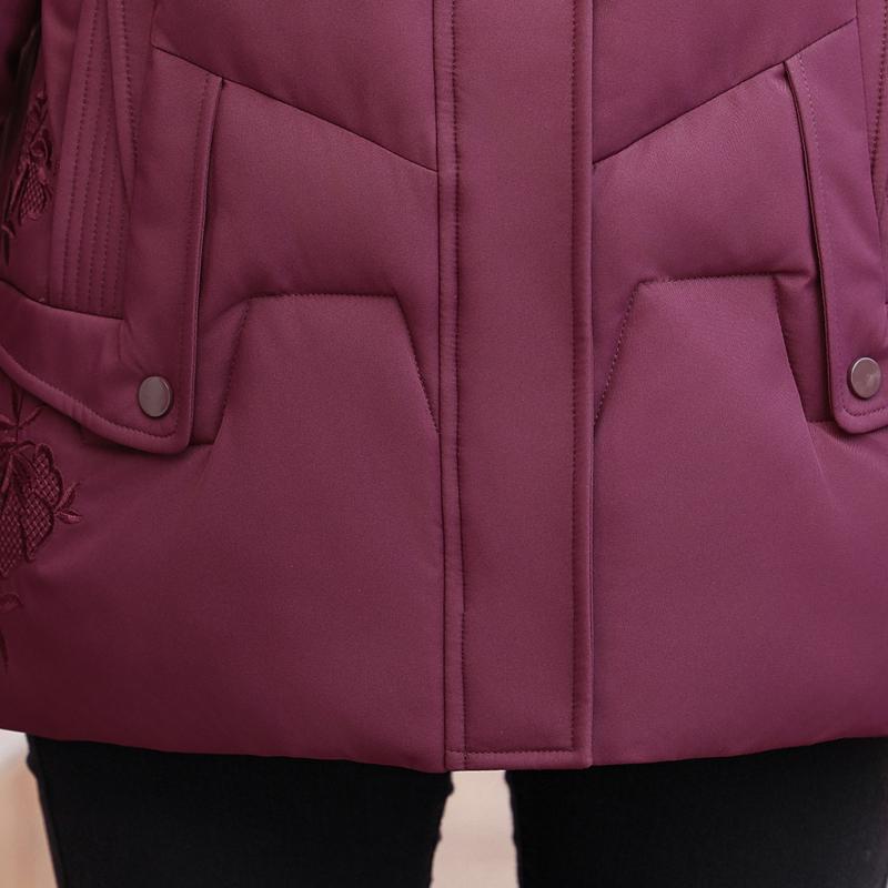 Куртки для женщин среднего возраста, зимние короткие пальто с капюшоном, элегантные толстые теплые парки больших размеров для женщин, верхняя одежда