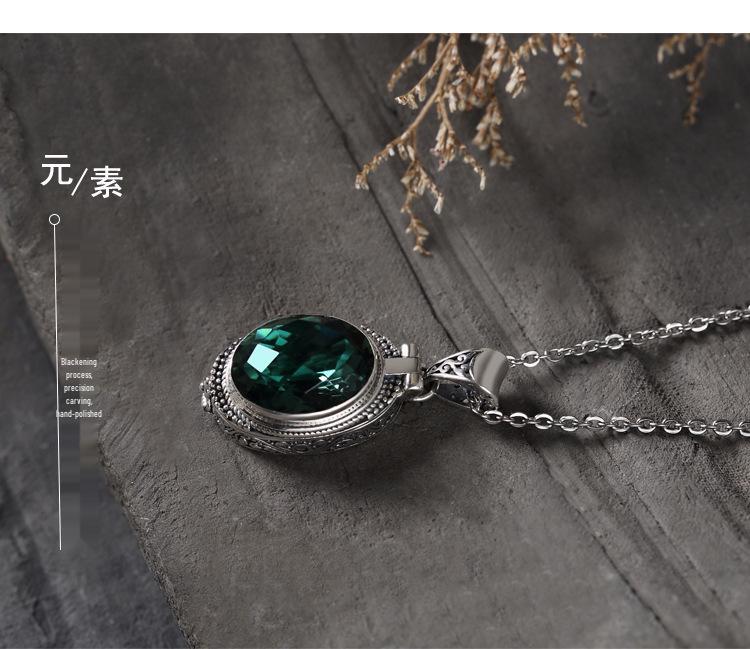 Silverstone S925 Baroque-Style Green Crystal Vintage Engraved Silver Pendant for Women