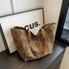 Leopard print canvas large-capacity bag women's new portable commuter shoulder fashion