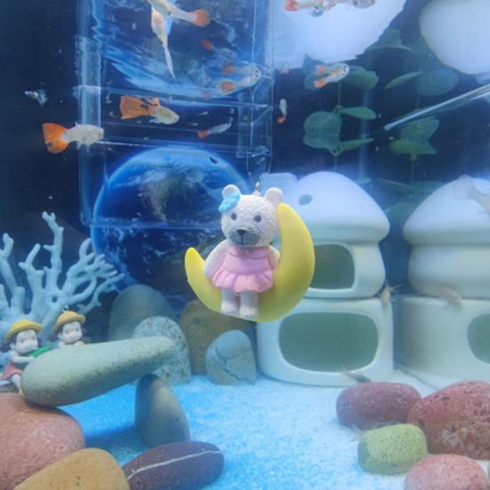 Украшение аквариума Яркий плавающий дизайн Аквариум Ландшафтный дизайн ПВХ Мультяшный медведь сидит на