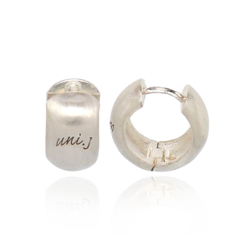 UNI.J [Ie384] Серебряная серьга с текстурой шлифовки