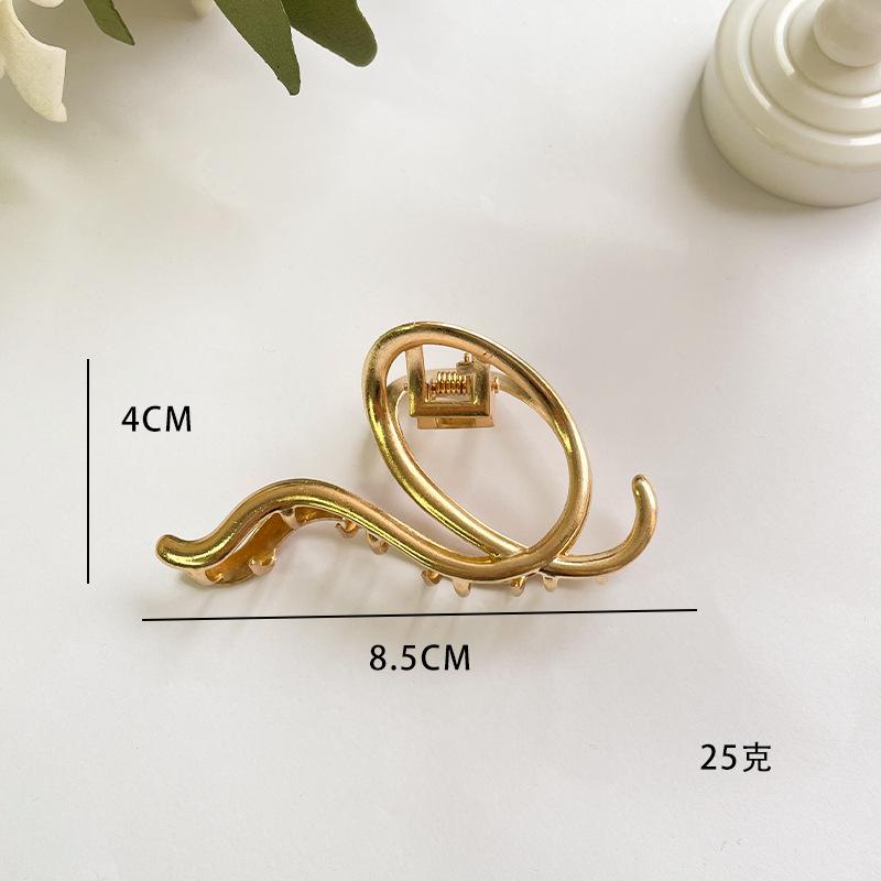 Korean Version Niche Metal Large Hair Claw for Women, New Shark Clip, Simple Shower Hairpin, Personalized Style