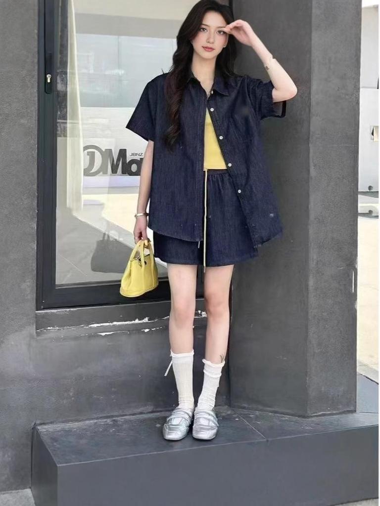 Женский ретро летний 2025 комплект из трех предметов: миниатюрные джинсовые шорты - стильный, модный и легкий