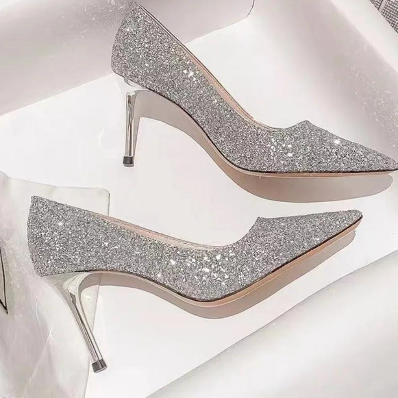 2024 Высококачественная женская обувь на низком каблуке для женщин, модные туфли с блестками для вечеринок, женские сексуальные туфли с острым носком, однотонные каблуки для женщин