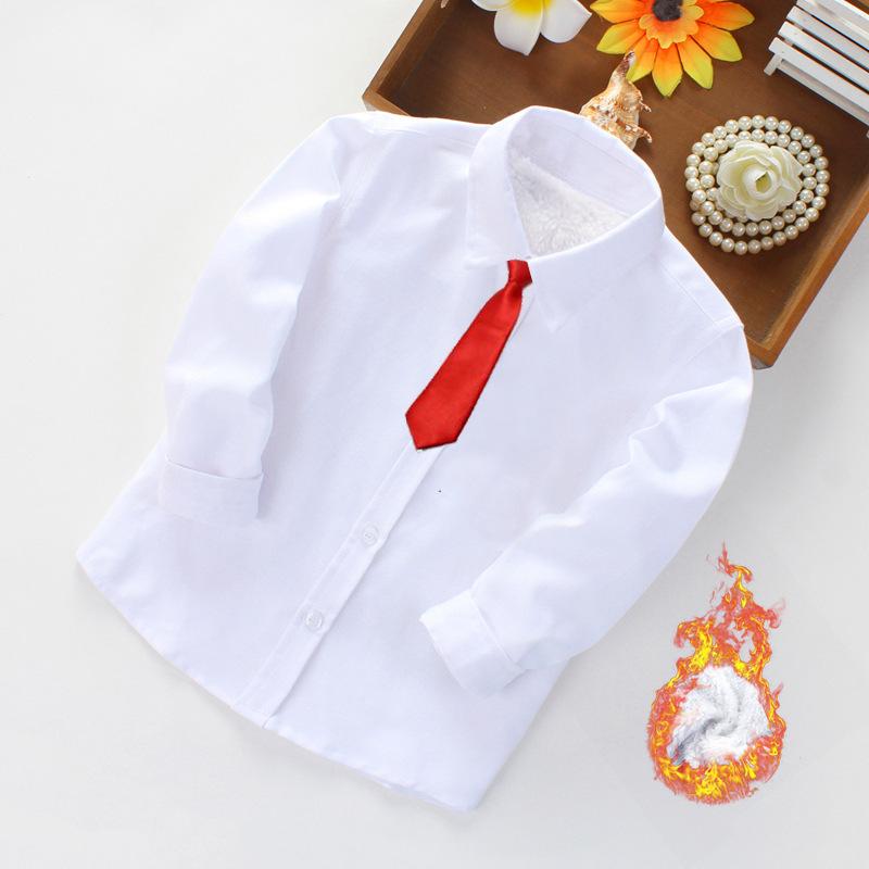 Детские белые рубашки на флисовой подкладке и плотные осенне-зимние наряды