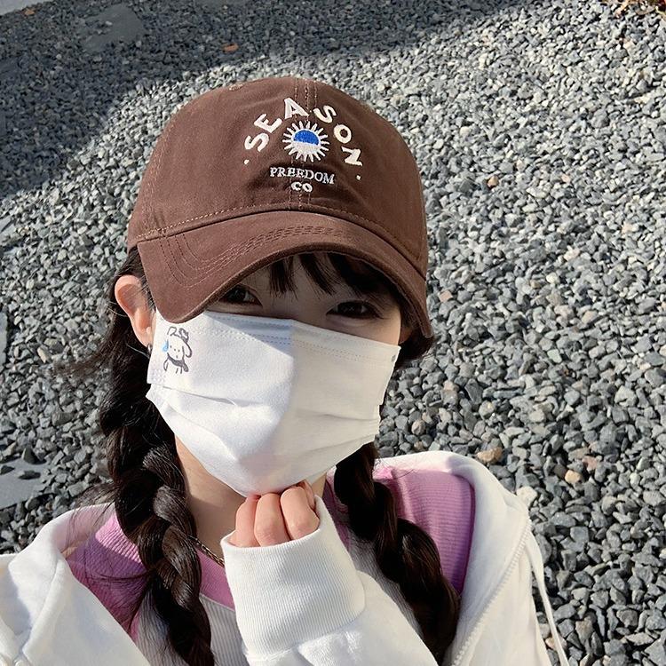 Женские шляпы Новые весенне-летние Маленькие, подчеркивающие лицо, Корейская версия Универсальная глубокая тулья Японская повседневная бейсболка