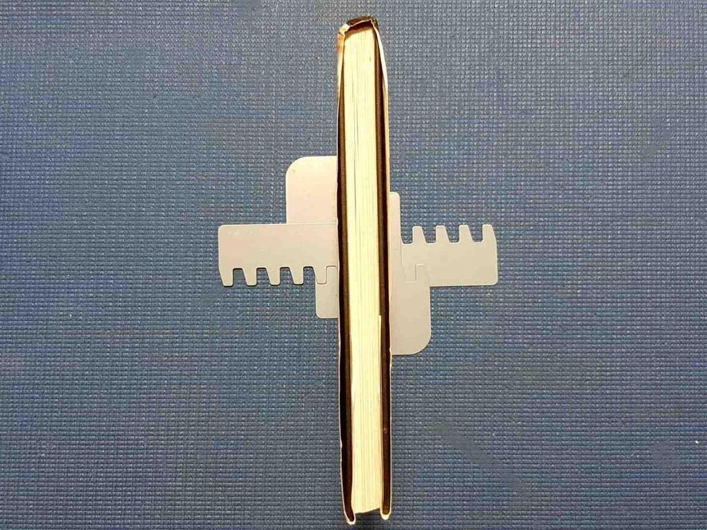 [Б/У] Иностранная книга Формула 1 в кадре 1960-69 F1 Обложка повреждена