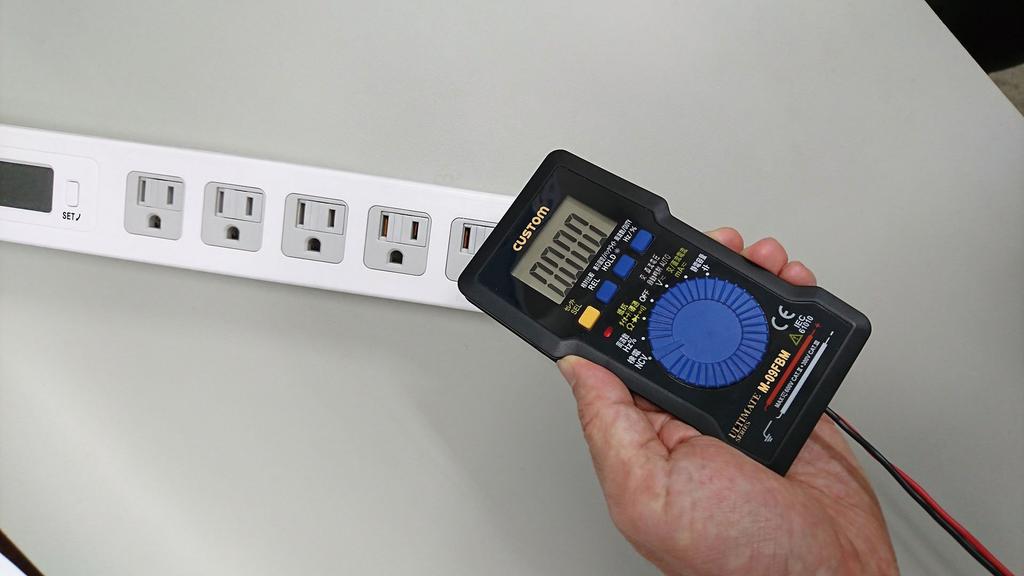 Цифровой мультиметр CUSTOM с задним магнитом и подсветкой M-09FBM