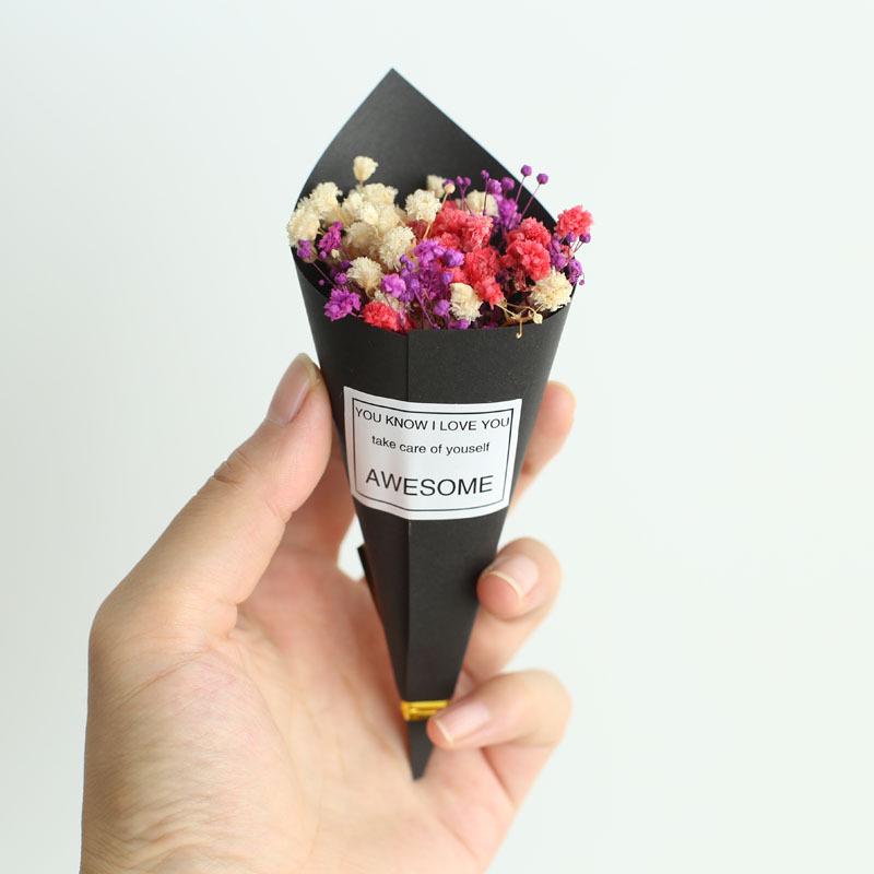 Mini Preserved Baby's Breath & Forget-Me-Not Gift Box for Teacher's Day, Qixi Festival, Valentine's Day, and Christmas.