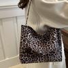 Fashion Leopard Print Canvas Bag Women's New 2025 Bag Large Capacity Messenger Bag Versatile Commuter Shoulder Tote Bag