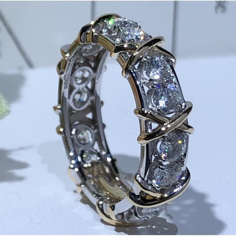Лучший подарок для женщин — кольца с легкой роскошью и ощущением высокого класса, со сверкающими камнями циркония