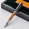 Duke Натуральный бамбук и металл Конфуций Тисненый корпус Широкое перо 0,7 мм Перьевая ручка Профессиональные канцелярские товары Пишущая ручка Подарок