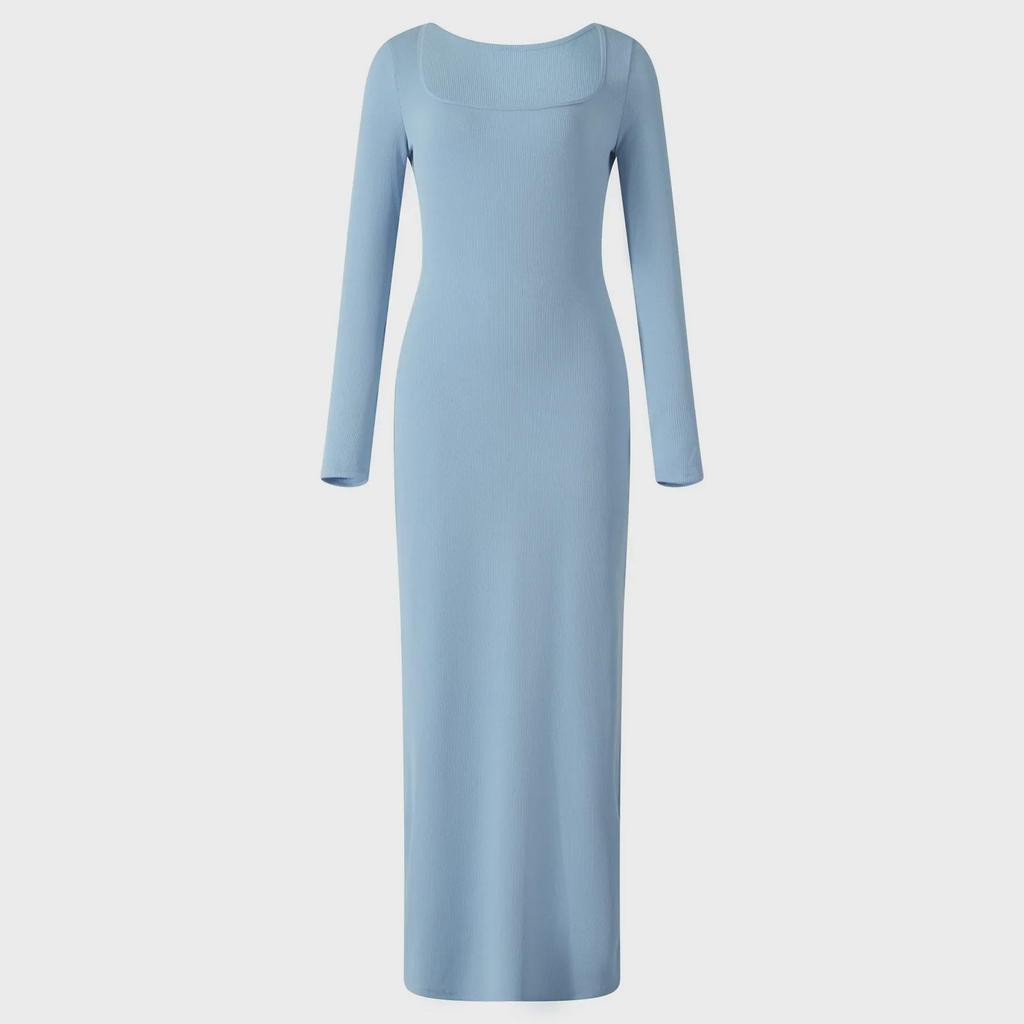 Элегантное платье облегающего кроя с квадратным вырезом для осени и зимы